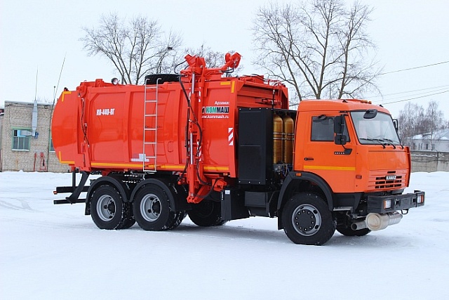 Мусоровоз с боковой загрузкой КО-440-8Г