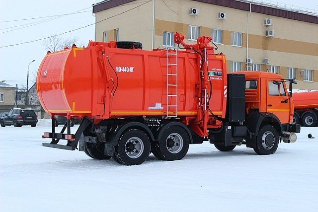 Мусоровоз с боковой загрузкой КО-440-8Г