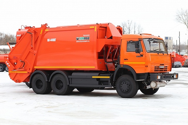Мусоровоз с задней загрузкой КО-440ВГ