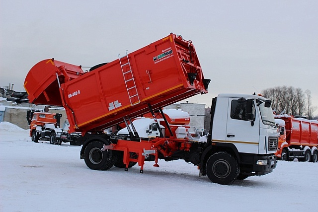 Мусоровоз с боковой загрузкой КО-440-9