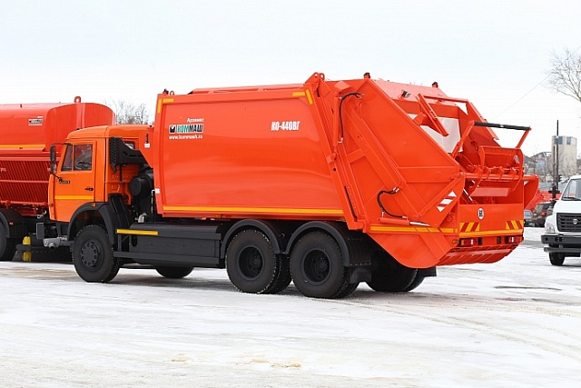 Мусоровоз с задней загрузкой КО-440ВГ
