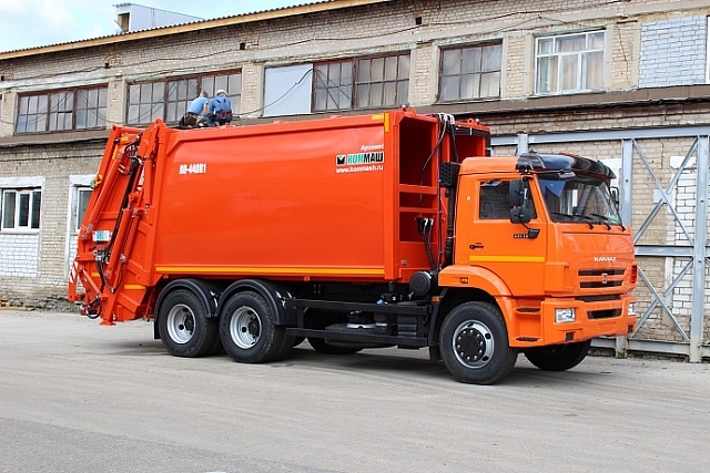 Мусоровоз с задней загрузкой КО-440В1-01