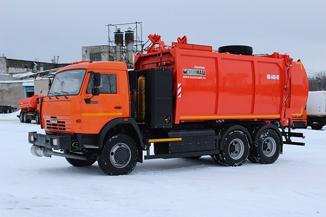 Мусоровоз с боковой загрузкой КО-440-8Г