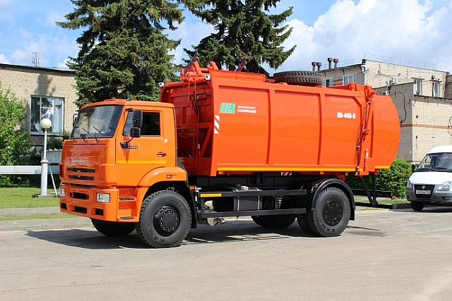Мусоровоз с боковой загрузкой КО-440-8К