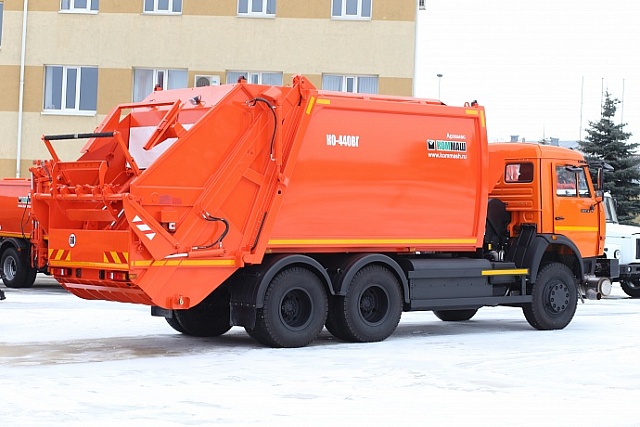 Мусоровоз с задней загрузкой КО-440ВГ