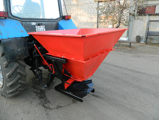 Пескоразбрасыватель рн-1.3