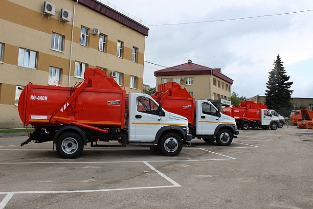 Мусоровоз с задней загрузкой КО-440N