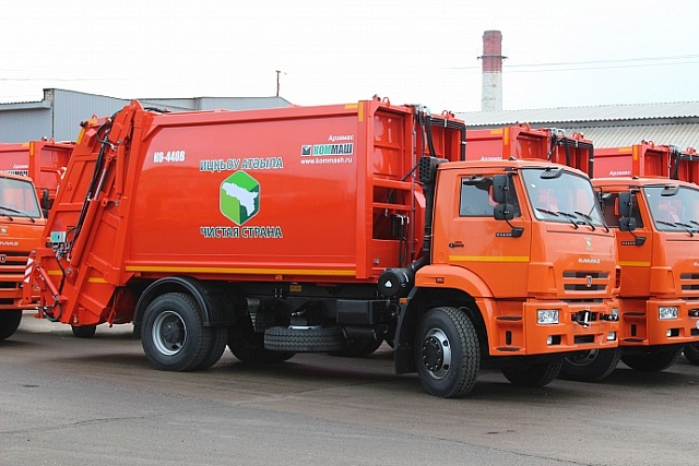 Мусоровоз с задней загрузкой КО-440В