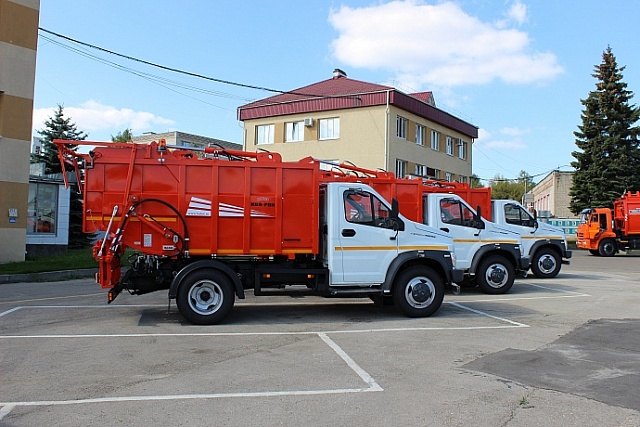 Мусоровоз с задней загрузкой KBR-P6N