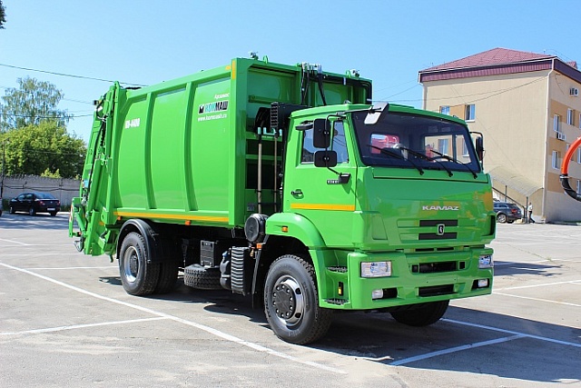 Мусоровоз с задней загрузкой КО-440В