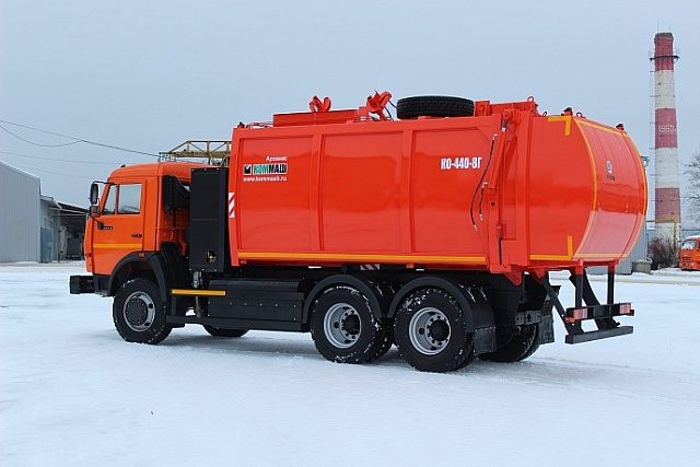 Мусоровоз с боковой загрузкой КО-440-8Г