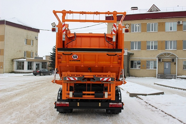 Мусоровоз с задней загрузкой KBR-P8JC