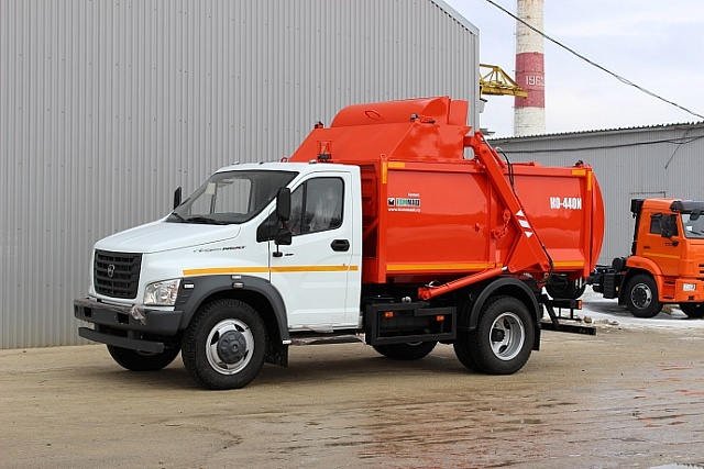 Мусоровоз с задней загрузкой КО-440N