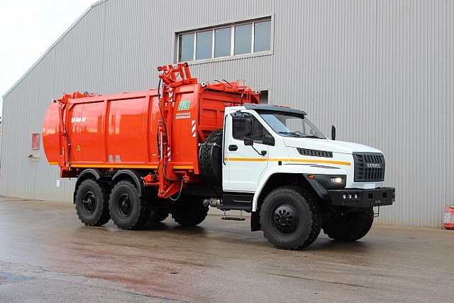 Мусоровоз с боковой загрузкой КО-440-5У