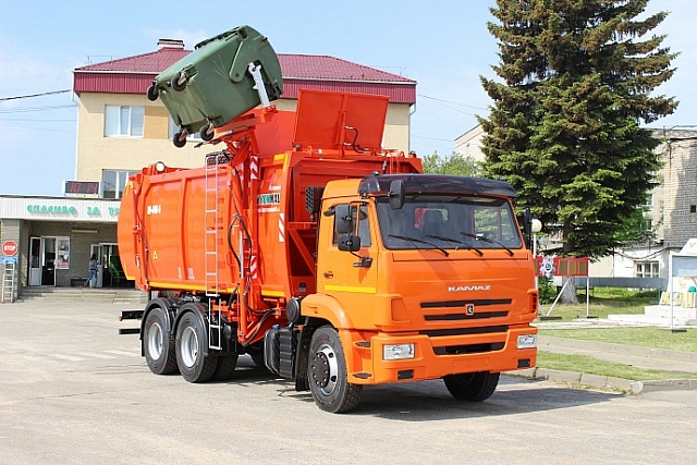 Мусоровоз с боковой загрузкой КО-440-5
