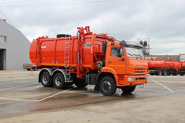 Мусоровоз с боковой загрузкой КО-440-6