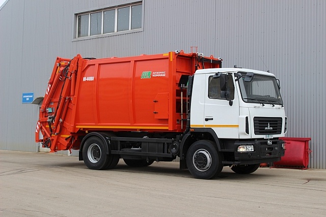 Мусоровоз с задней загрузкой КО-440ВМ