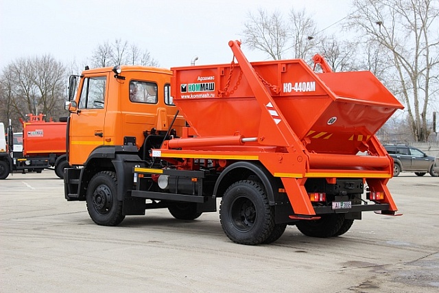 Мусоровоз контейнерный КО-440АМ