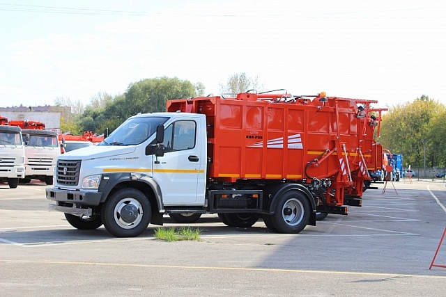 Мусоровоз с задней загрузкой KBR-P6N