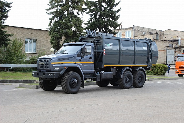Мусоровоз с боковой загрузкой КО-440-5У