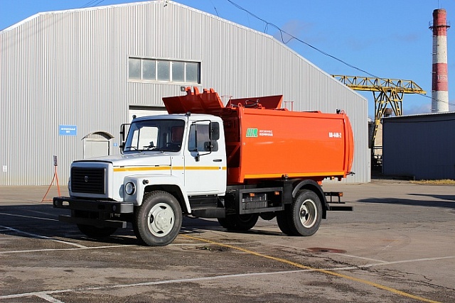 Мусоровоз с боковой загрузкой КО-440-2